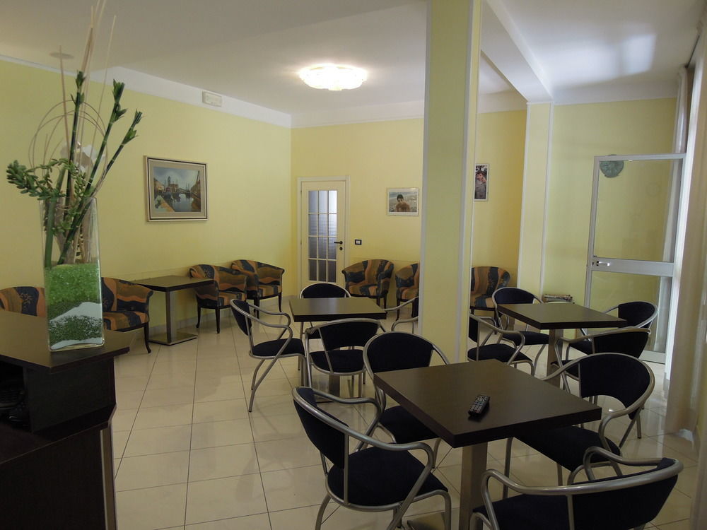 Hotel Rio Чезенатіко Екстер'єр фото